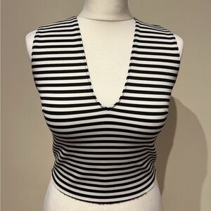 Zara Trafaluc Top Striped Black White V Neck Cropped Casual Stretch Raw Hem